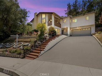 1438 Hillside Drive