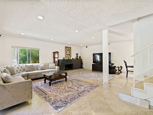 1438 Hillside Drive, Glendale CA 91208