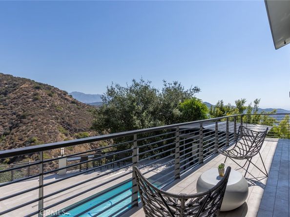 2111 Rimcrest Drive, Glendale CA 91207