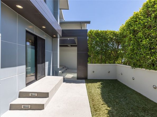 2111 Rimcrest Drive, Glendale CA 91207
