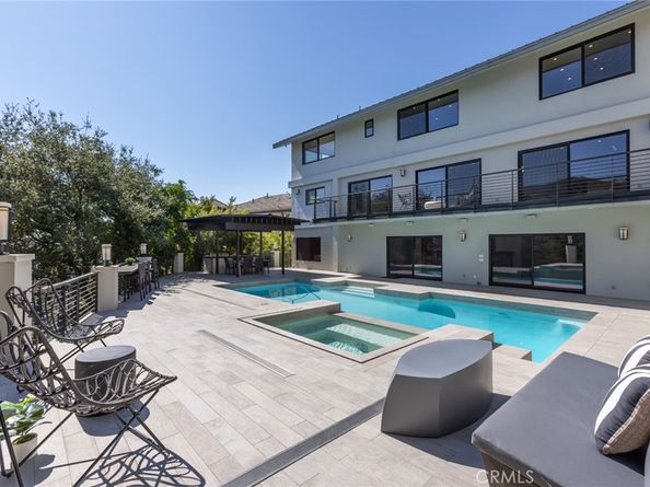 2111 Rimcrest Drive, Glendale CA 91207