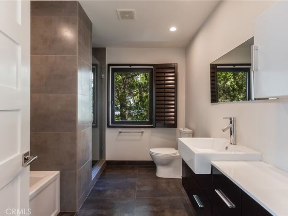 2111 Rimcrest Drive, Glendale CA 91207