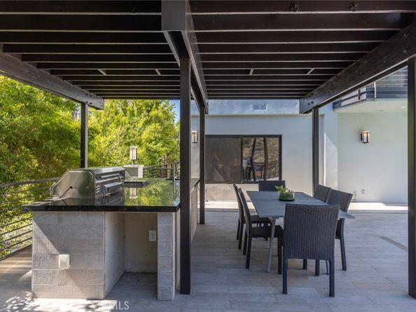 2111 Rimcrest Drive, Glendale CA 91207