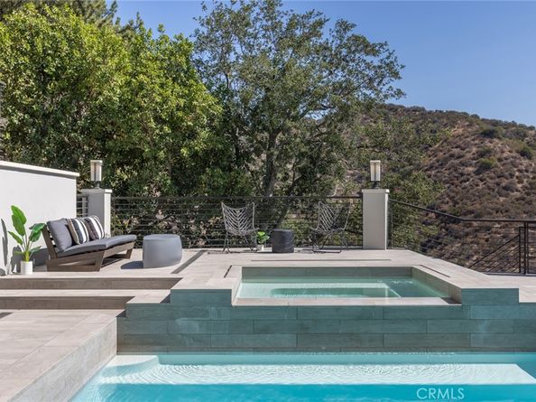 2111 Rimcrest Drive, Glendale CA 91207