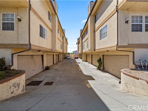 1040 252nd Street 4, Harbor City (los Angeles) CA 90710
