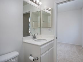 6840 De Celis Place 32, Van Nuys (los Angeles) CA 91406