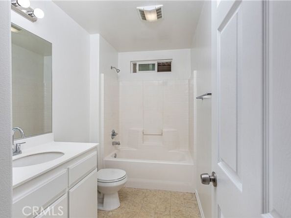 6840 De Celis Place 32, Van Nuys (los Angeles) CA 91406
