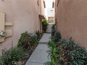 6840 De Celis Place 32, Van Nuys (los Angeles) CA 91406