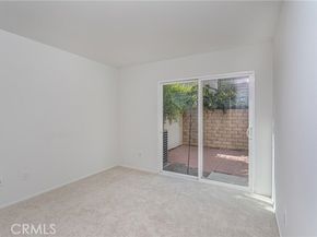 6840 De Celis Place 32, Van Nuys (los Angeles) CA 91406