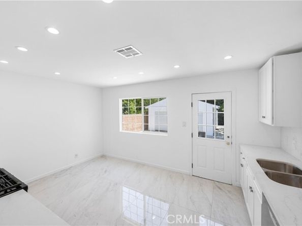 6846 Wystone Avenue, Reseda (los Angeles) CA 91335