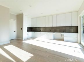 4918 Calvin Avenue, Tarzana (los Angeles) CA 91356