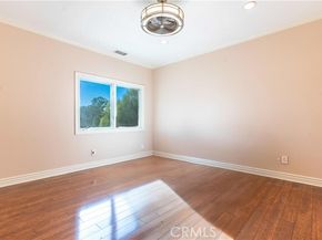 4918 Calvin Avenue, Tarzana (los Angeles) CA 91356