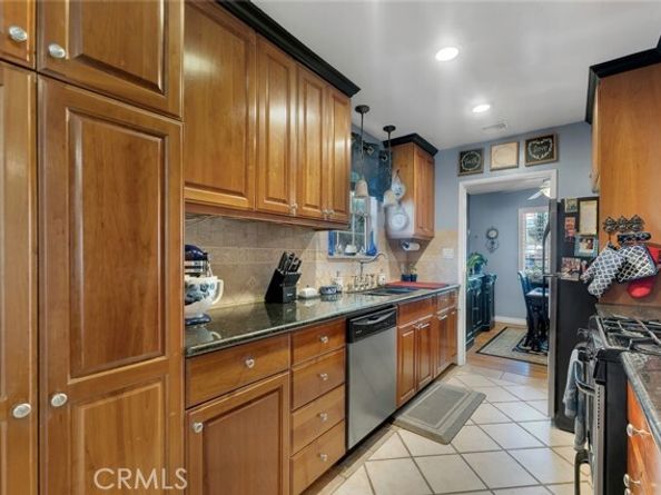 10227 Quill Avenue, Sunland (los Angeles) CA 91040