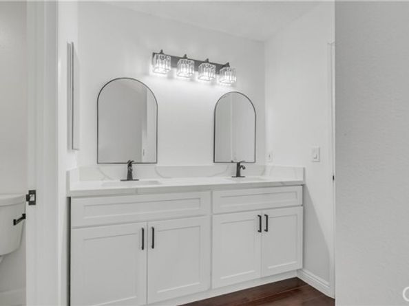 527 E Elmwood, Burbank CA 91501