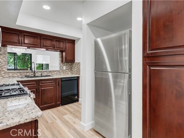 527 E Elmwood, Burbank CA 91501