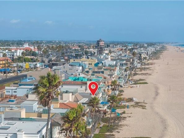 57 A Surfside Avenue, Surfside (seal Beach) CA 90743