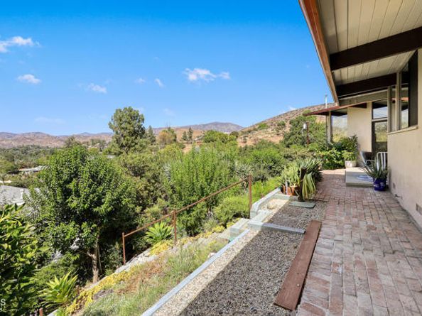 9728 Shadow Island Drive, Burbank CA 91040