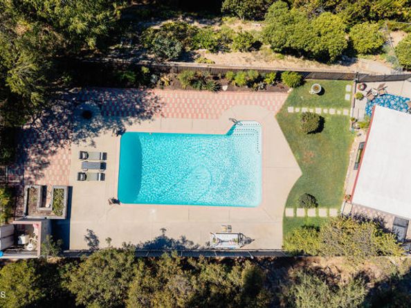 9728 Shadow Island Drive, Burbank CA 91040