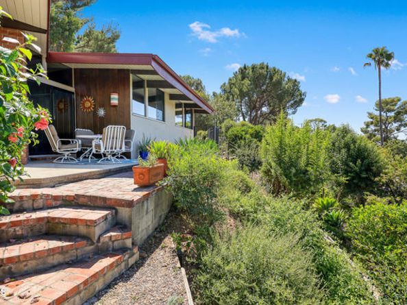 9728 Shadow Island Drive, Burbank CA 91040