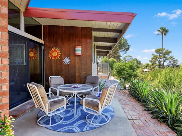 9728 Shadow Island Drive, Burbank CA 91040