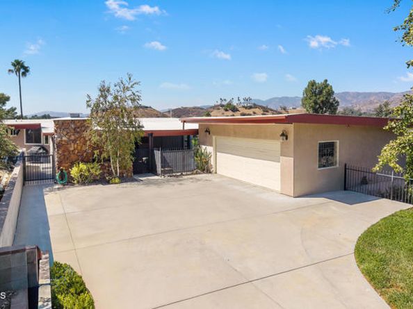 9728 Shadow Island Drive, Burbank CA 91040