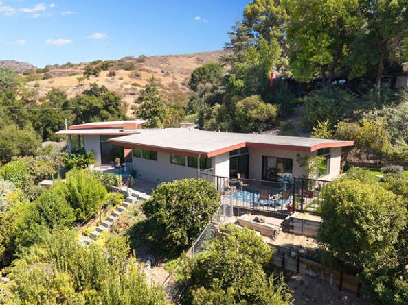 9728 Shadow Island Drive, Burbank CA 91040
