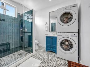 5512 Willowcrest, North Hollywood (los Angeles) CA 91601