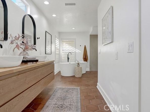 31682 Via Coyote, Laguna Hills CA 92679