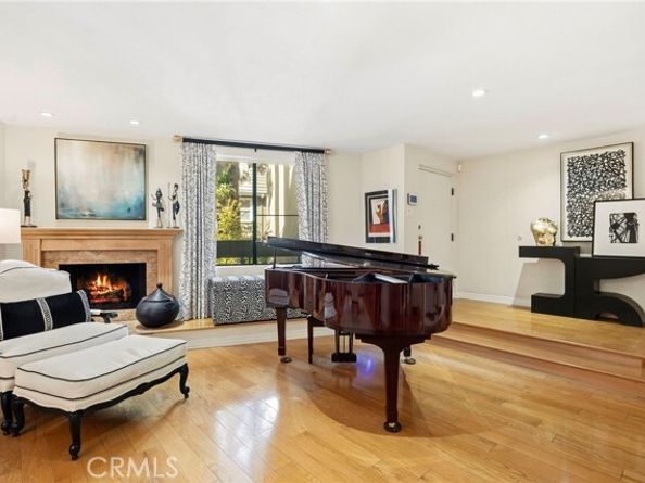 11687 Bellagio Road 12, Los Angeles CA 90049