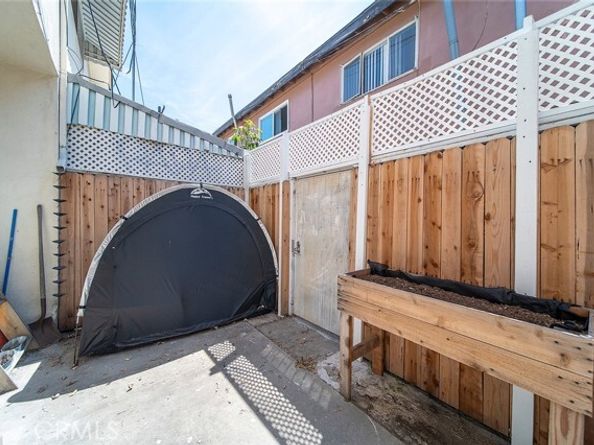 1260 E 4th Street 6, Long Beach CA 90802