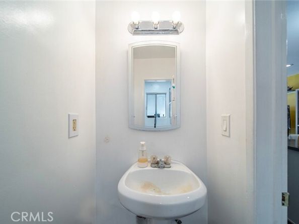 1260 E 4th Street 6, Long Beach CA 90802