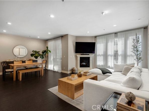 10639 Woodbridge Street 206, Toluca Lake (los Angeles) CA 91602
