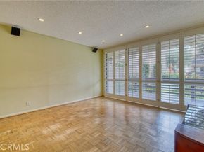 21801 Burbank Boulevard 83, Woodland Hills (los Angeles) CA 91367