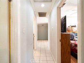 11044 Borden Avenue, Pacoima (los Angeles) CA 91331