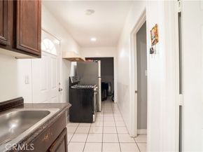 11044 Borden Avenue, Pacoima (los Angeles) CA 91331