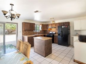 11044 Borden Avenue, Pacoima (los Angeles) CA 91331