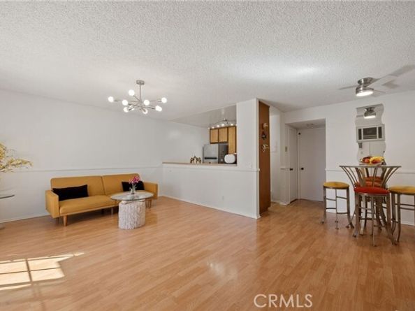 20930 Parthenia, Canoga Park (los Angeles) CA 91304