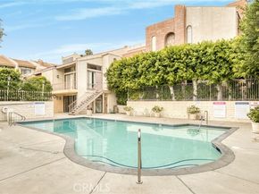 5216 Yarmouth 107, Encino (los Angeles) CA 91316