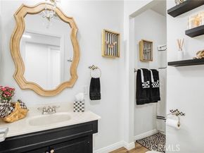 5216 Yarmouth 107, Encino (los Angeles) CA 91316