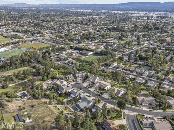 11101 Eton Avenue, Chatsworth (los Angeles) CA 91311