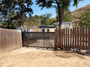 10416 Clybourn Avenue, Burbank CA 91040