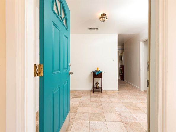 10416 Clybourn Avenue, Burbank CA 91040