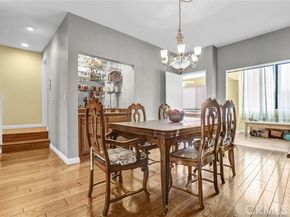 18242 Burbank Boulevard 8, Tarzana (los Angeles) CA 91356