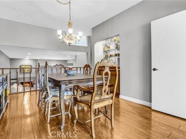 18242 Burbank Boulevard 8, Tarzana (los Angeles) CA 91356