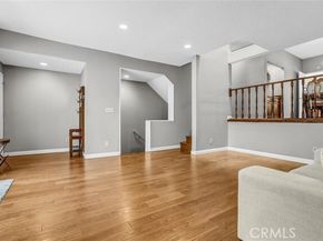 18242 Burbank Boulevard 8, Tarzana (los Angeles) CA 91356