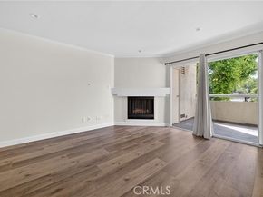 5520 Owensmouth Avenue 103, Woodland Hills (los Angeles) CA 91367