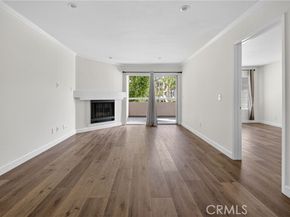 5520 Owensmouth Avenue 103, Woodland Hills (los Angeles) CA 91367