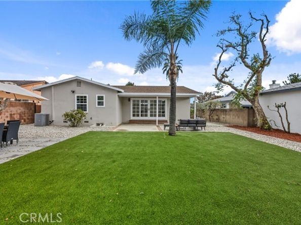 9233 Swinton Avenue, North Hills (los Angeles) CA 91343
