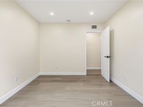 9233 Swinton Avenue, North Hills (los Angeles) CA 91343