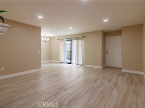 9047 Langdon Avenue 22, North Hills (los Angeles) CA 91343